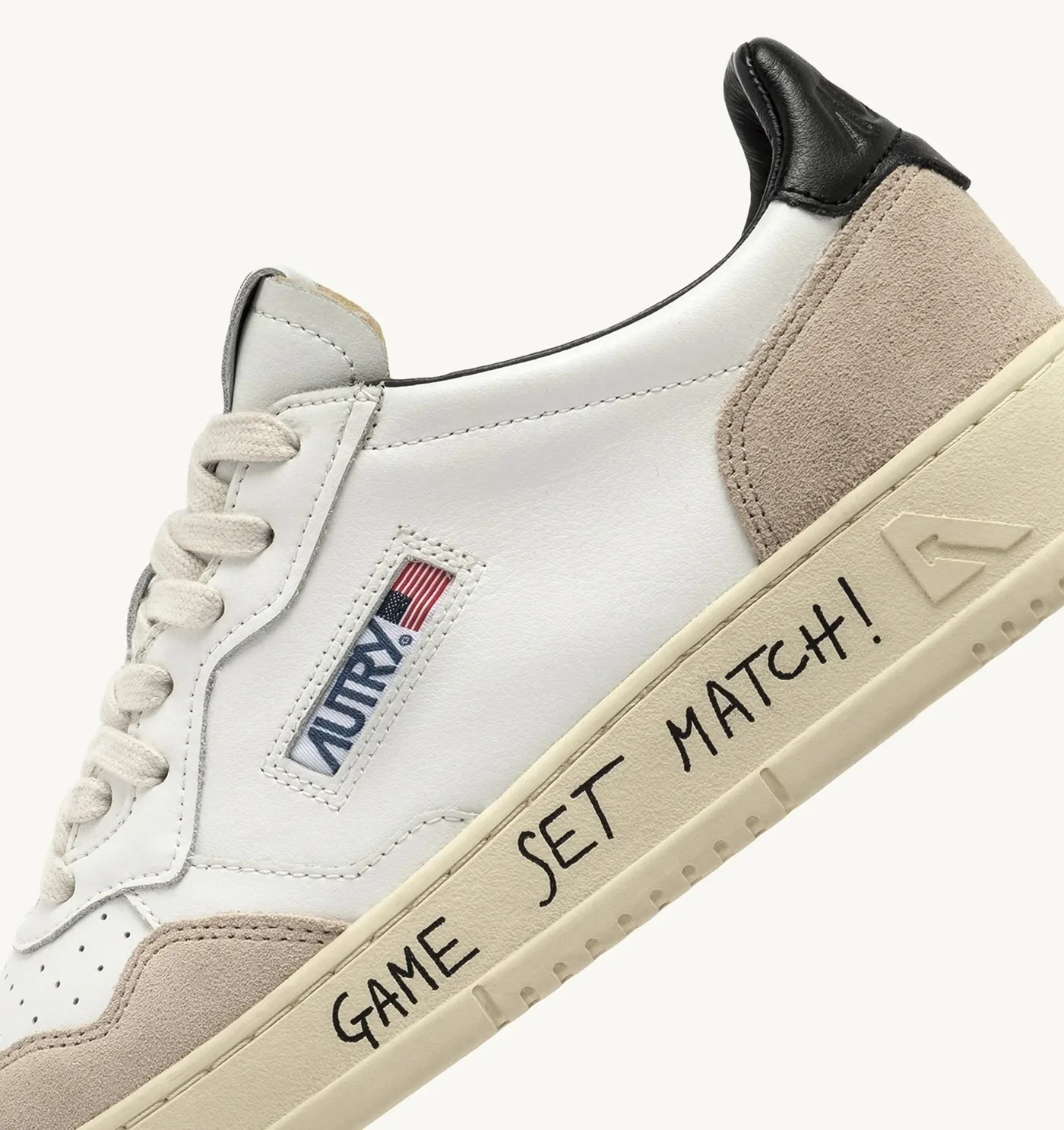 Autry Medalist Low Bianco / Beige / Nero Lettering